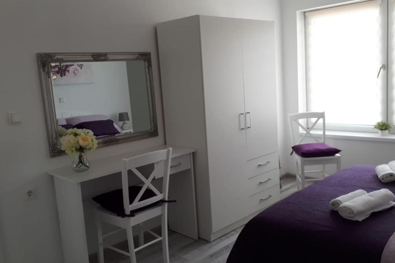 Apartman Lidija Dinjiška エクステリア 写真