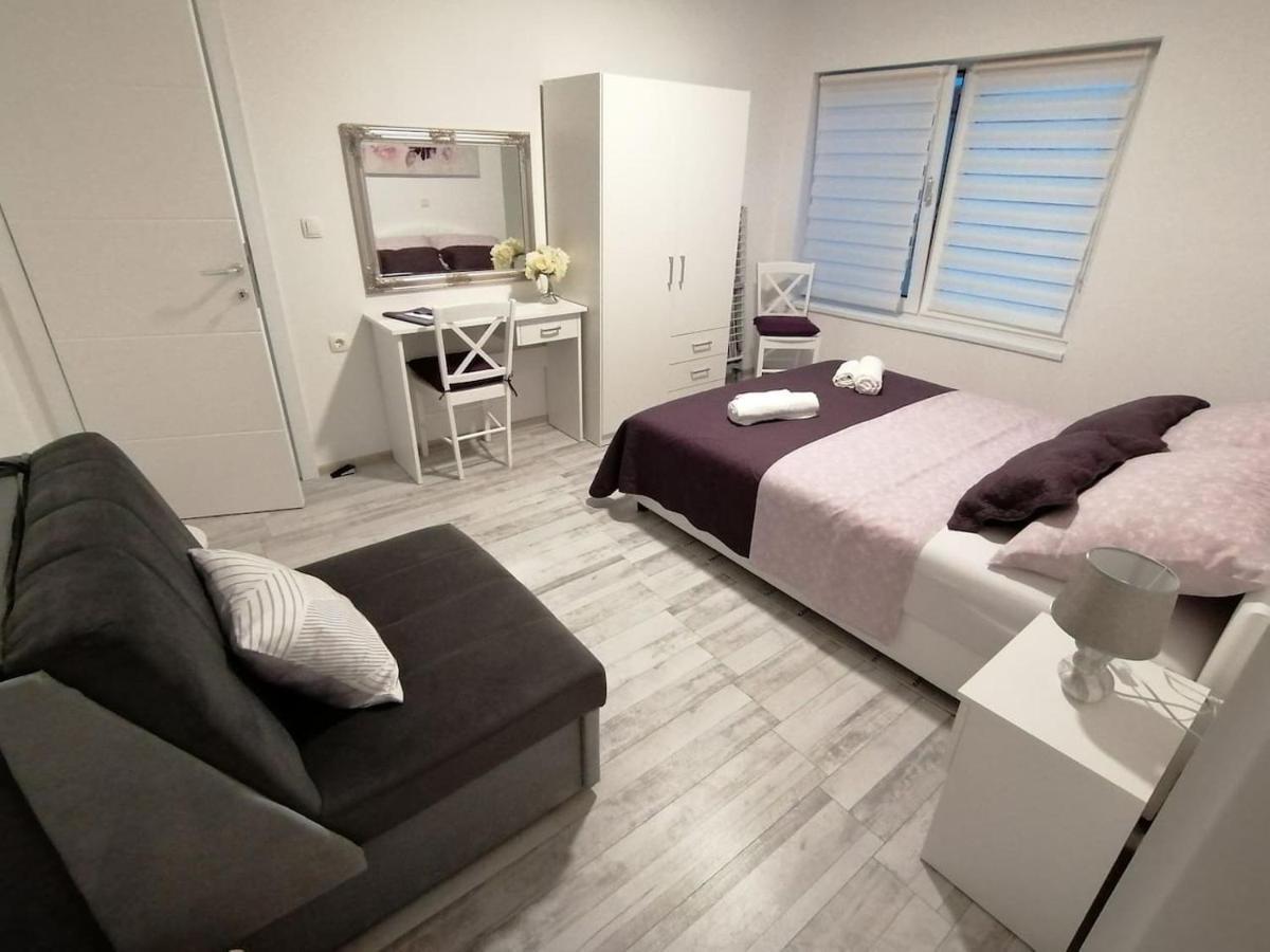 Apartman Lidija Dinjiška エクステリア 写真