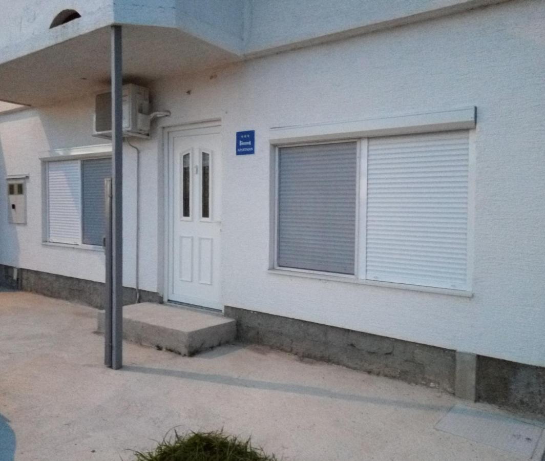 Apartman Lidija Dinjiška エクステリア 写真