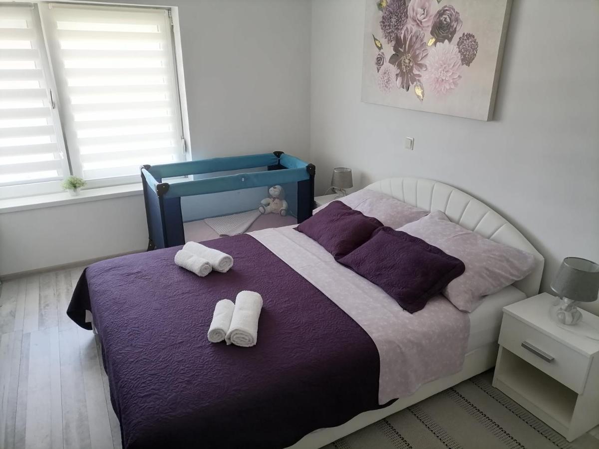 Apartman Lidija Dinjiška エクステリア 写真